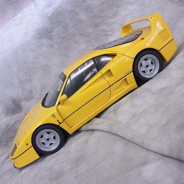 実際に弊社で買取させて頂いたKYOSHO/京商 FERRARI/フェラーリ F40 1:18 ミニカーの画像 2枚目