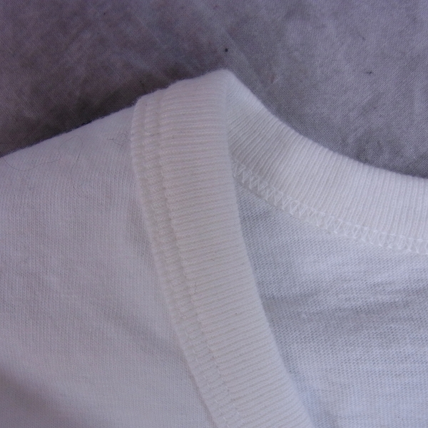 実際に弊社で買取させて頂いたAKM×Marbles&CO Vネックカットソー LET THERE BE SURF T057-CTN063/Sの画像 5枚目