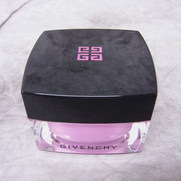 実際に弊社で買取させて頂いた【未使用品】GIVENCHY/ジバンシィ メモリーフォルム ハイライター ＃01 フェイス＆ボディパウダー 30gの画像 1枚目