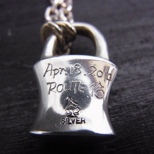 実際に弊社で買取させて頂いたTHIRTEEN DESIGNS/サーティーンデザインズ シェイプドロックスカルネックレスペンダントの画像 2枚目