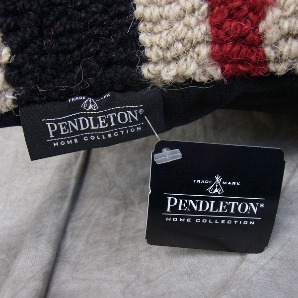 実際に弊社で買取させて頂いた【未使用品】PENDLETON/ペンドルトン ピロー/クッション ウール×ベルベット ネイティブ柄の画像 5枚目