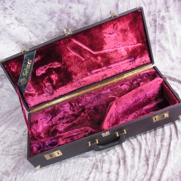 実際に弊社で買取させて頂いたSELMER/セルマー SUPER ACTION SERIE Ⅱ 2 用 ハードケース アルトサックス用