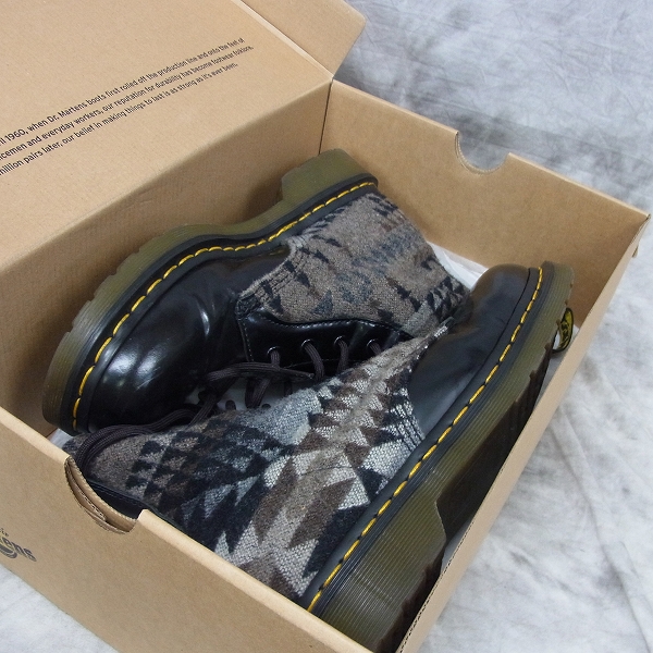 実際に弊社で買取させて頂いたDr.Martens/ドクターマーチン×PENDLETON/ペンドルトン 8EYE/8ホール 切り替え ブーツ 14859001/UK7の画像 8枚目