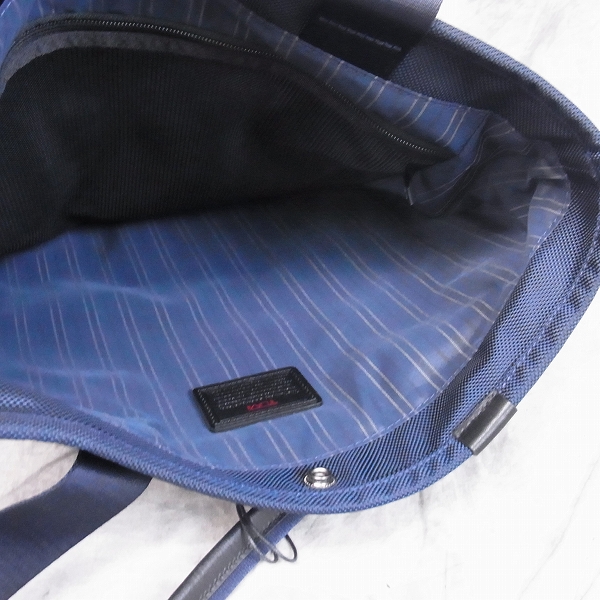 実際に弊社で買取させて頂いたTUMI/トゥミ SHIPS別注 カジュアル デイ トートバッグ LIMITED 26196NVSの画像 4枚目