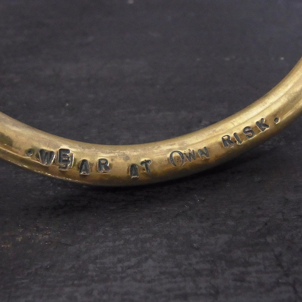 実際に弊社で買取させて頂いたTRAVIS WALKER/トラヴィスワーカー 2キングスカル シルバー/真鍮 コンビバングルの画像 4枚目