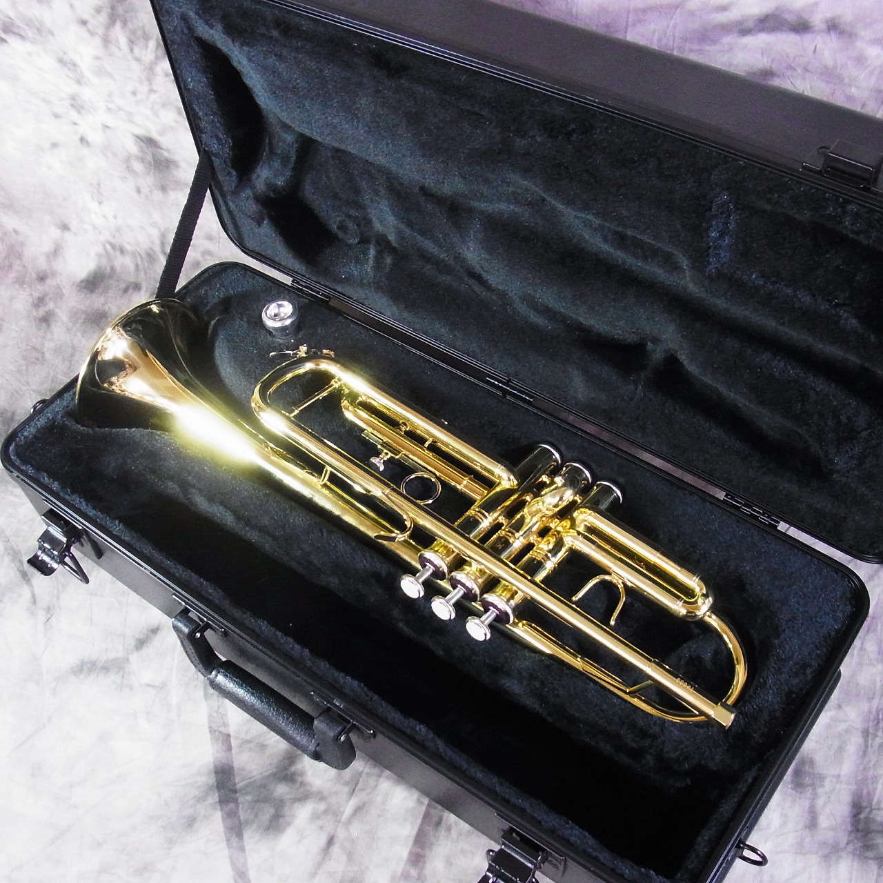 ☆BACH ARISTOCRAT トランペット TR-600 GL,マウスピース 7C,BEST BRASS ミュート e-Brass  Jr.,ケース付の買取実績 - ブランド買取専門店リアクロ