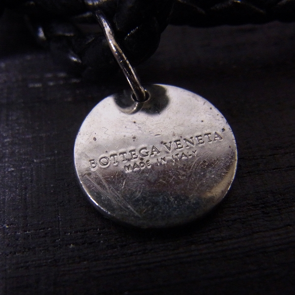 実際に弊社で買取させて頂いたBOTTEGA VENETA/ボッテガヴェネタ レザー ブレスレット シルバーチャームドロップの画像 4枚目
