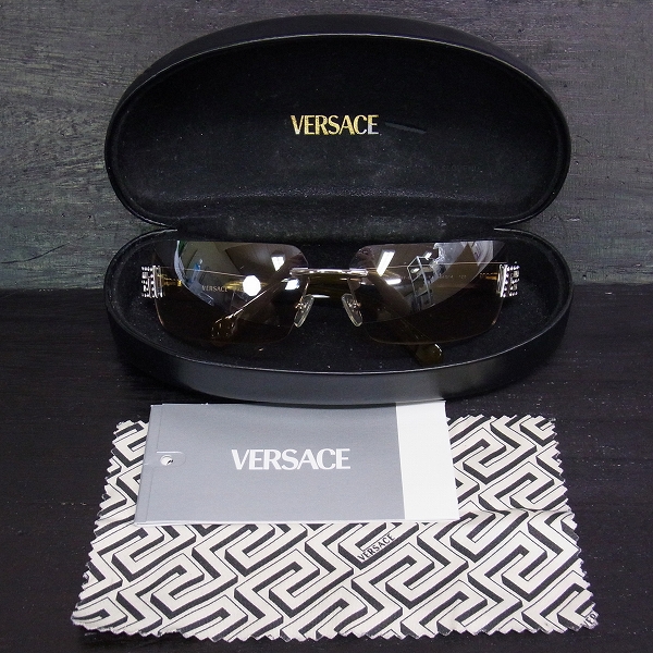 実際に弊社で買取させて頂いたVERSACE/ヴェルサーチ サングラス　2017-B 鼈甲/ラインストーンデザインの画像 8枚目