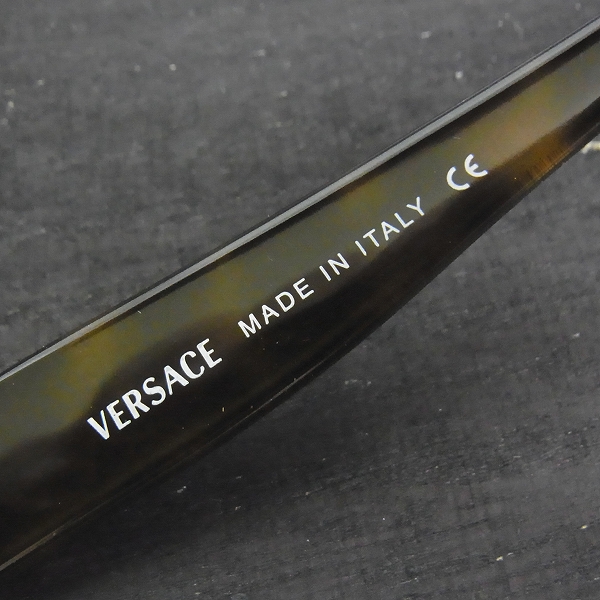 実際に弊社で買取させて頂いたVERSACE/ヴェルサーチ サングラス　2017-B 鼈甲/ラインストーンデザインの画像 4枚目