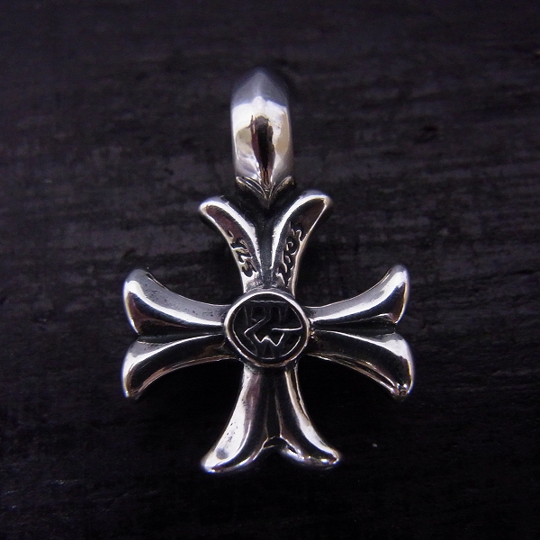 実際に弊社で買取させて頂いた【ギャラ付き】TRAVIS WALKER/トラヴィスワーカー レベルクロスチャームの画像 2枚目