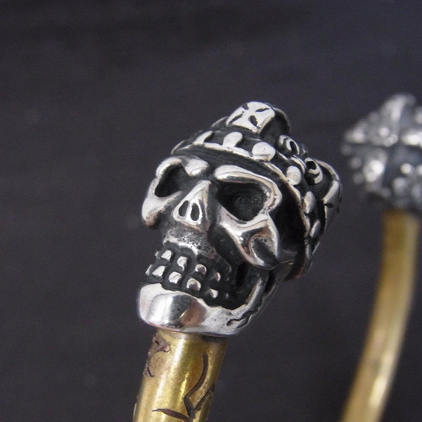 実際に弊社で買取させて頂いたTRAVIS WALKER/トラヴィスワーカー 2キングスカル シルバー/真鍮 コンビバングルの画像 5枚目