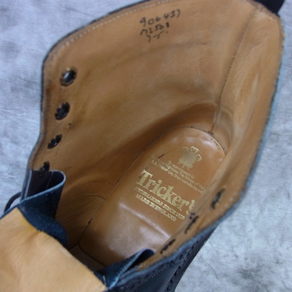 実際に弊社で買取させて頂いたTrickers/トリッカーズ MALTON カントリーブーツ ダイナイトソール ネイビー M2508/UK7の画像 4枚目