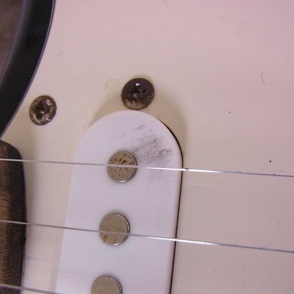 実際に弊社で買取させて頂いた★BUSKER'S/バスカーズ ストラトシェイプ エレキギター サンバーストの画像 7枚目