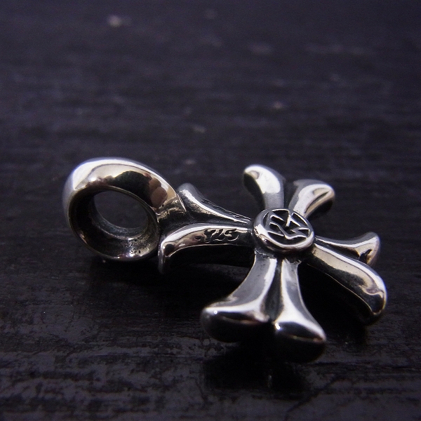 実際に弊社で買取させて頂いた【ギャラ付き】TRAVIS WALKER/トラヴィスワーカー レベルクロスチャームの画像 4枚目