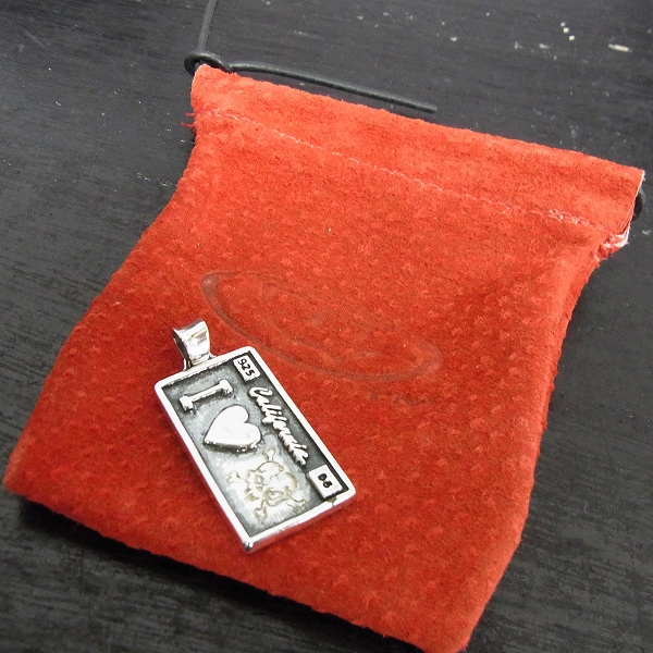 実際に弊社で買取させて頂いたTRAVIS WALKER/トラヴィスワーカー ライセンスプレートペンダント/I LOVE SKULL/エングレの画像 3枚目