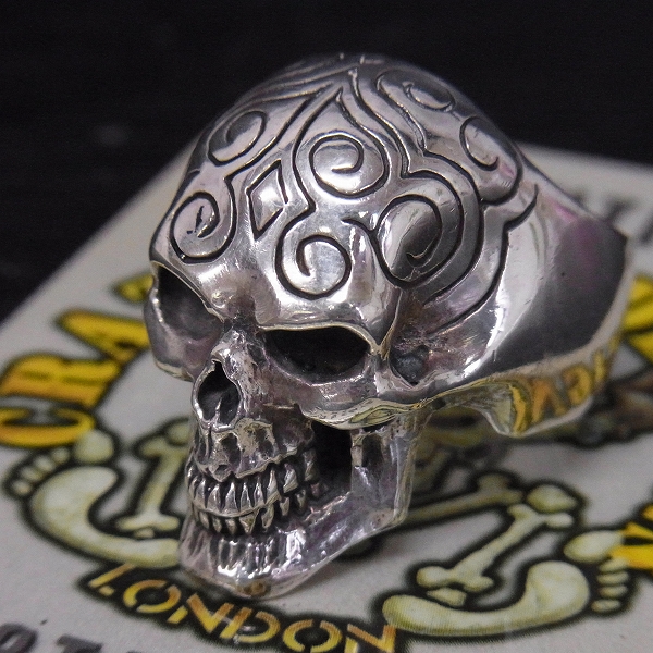 実際に弊社で買取させて頂いた【ギャラ付】CRAZY PIG DESIGNS LONDON/クレイジーピッグ Engraved Skull リング/21号