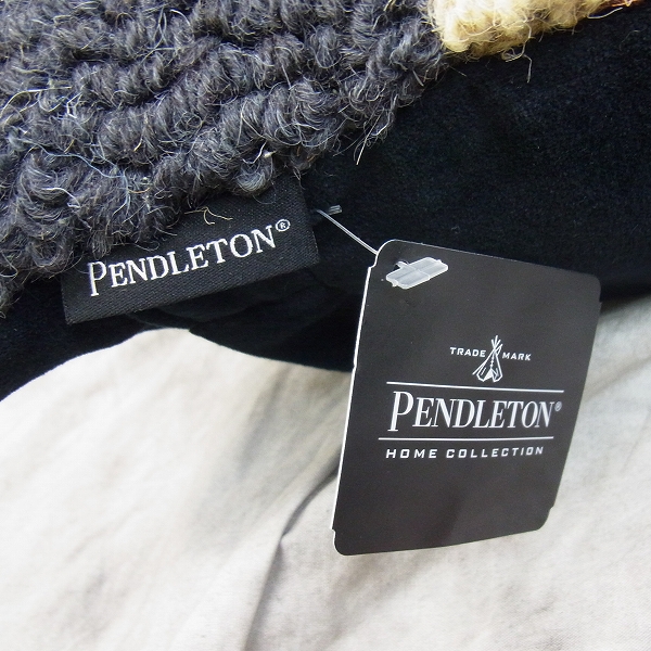 実際に弊社で買取させて頂いた【未使用品】PENDLETON/ペンドルトン ネイティブ柄 ピロー/クッション ウール×ベルベットの画像 5枚目