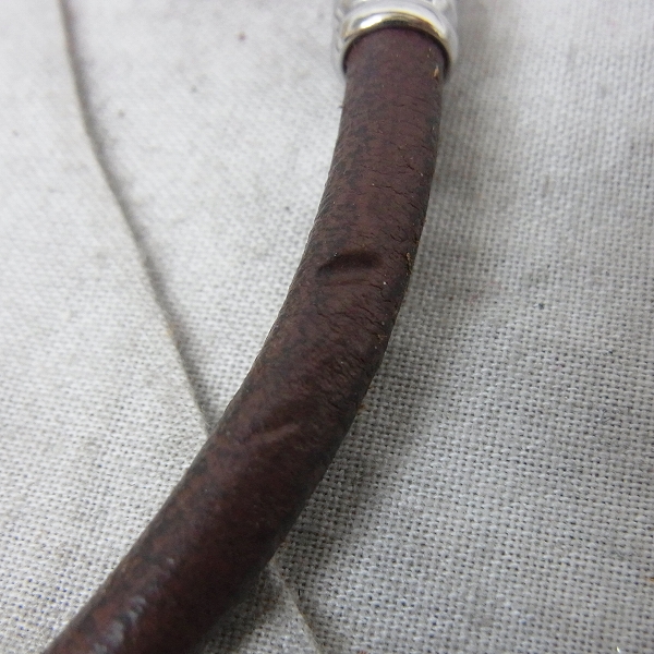 実際に弊社で買取させて頂いたBVLGARI/ブルガリ レザーチョーカー シルバーメタル レザーコード 50cmの画像 4枚目