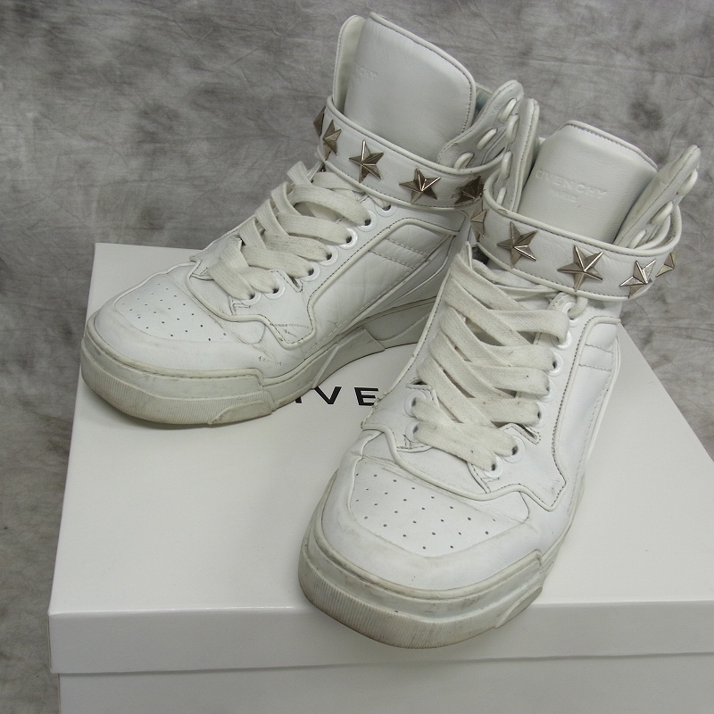 実際に弊社で買取させて頂いたGIVENCHY/ジバンシィ スタースタッズ ハイカットスニーカー/40