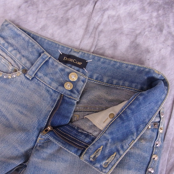実際に弊社で買取させて頂いたDRESSCAMP/ドレスキャンプ スタッズ デニム 七分デニムパンツ/36の画像 2枚目