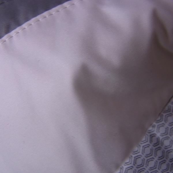 実際に弊社で買取させて頂いたle coq sportif /ルコックスポルティフ ゴルフウェア ジップアップ 中綿ジャケット　ホワイト/Lの画像 4枚目