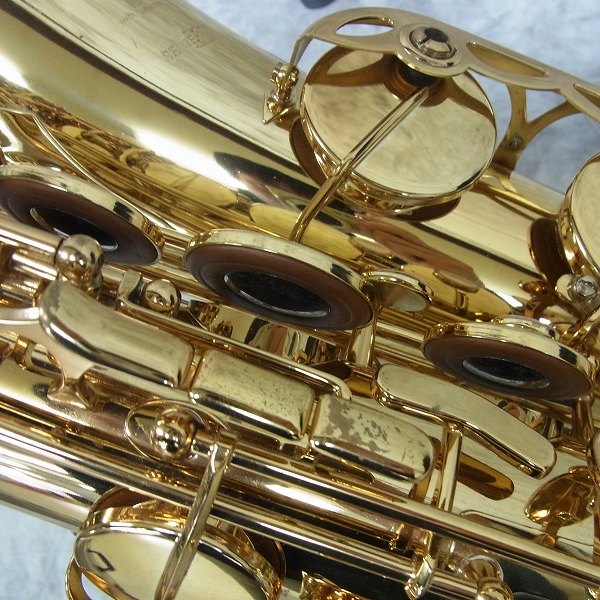 実際に弊社で買取させて頂いた★SELMER/セルマー SERIEⅢ/3 テナーサックス フランス製 彫刻入り ケース付の画像 2枚目