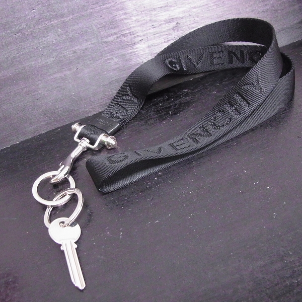 実際に弊社で買取させて頂いたGIVENCHY/ジバンシィ キーネックレス/ネックストラップ キーリング