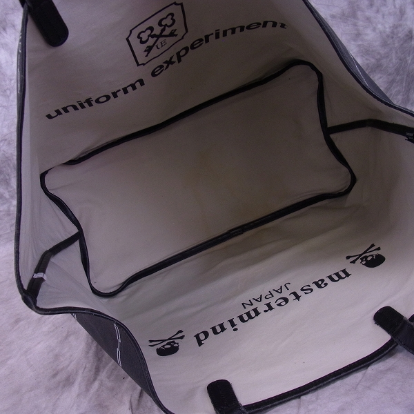 実際に弊社で買取させて頂いたuniform experiment×mastermind  BMS限定 PVCトート リバーシブルの画像 4枚目