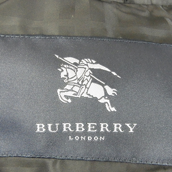 実際に弊社で買取させて頂いた【ネーム入り】BURBERRY/バーバリーロンドン ダウンジャケット フード付/Lの画像 3枚目