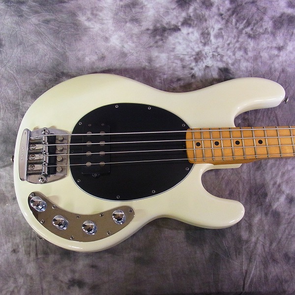 実際に弊社で買取させて頂いた★MUSICMAN/ミュージックマン Stingray/スティングレイ EX WH エレキベースの画像 4枚目