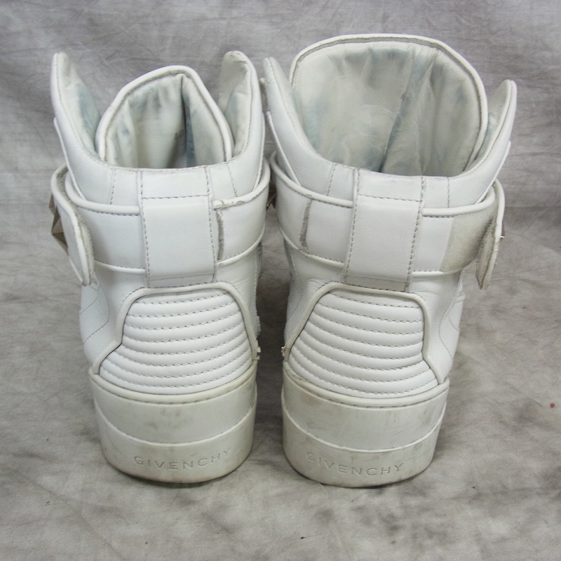 実際に弊社で買取させて頂いたGIVENCHY/ジバンシィ スタースタッズ ハイカットスニーカー/40の画像 1枚目