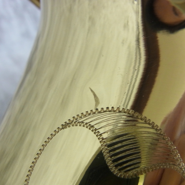 実際に弊社で買取させて頂いた★SELMER/セルマー テナーサックス SERIESIII ラッカー/彫刻入り フラセルの画像 2枚目