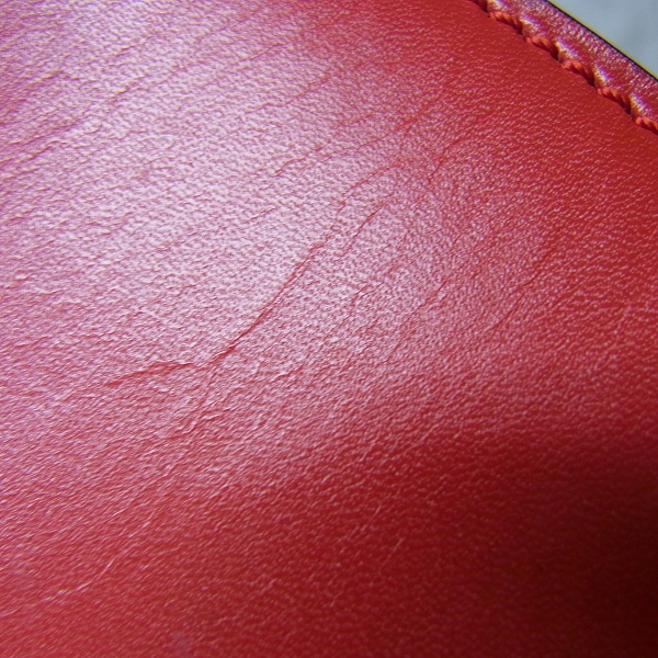 実際に弊社で買取させて頂いたCELINE/セリーヌ チェーンショルダーバッグ 型押しレザー 赤/がま口ポーチ ボックスカーフレザー 2点セットの画像 6枚目