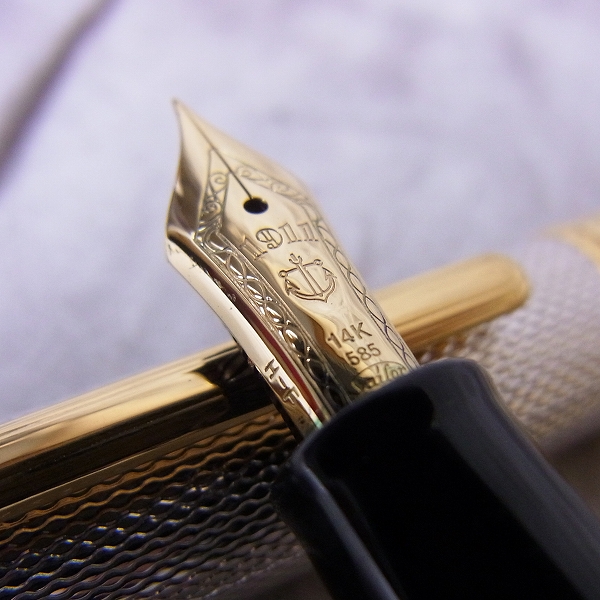 実際に弊社で買取させて頂いたSAILOR/セーラー 万年筆 JAPAN FOUNDED 1911 コンビカラー 14K/585　H-F