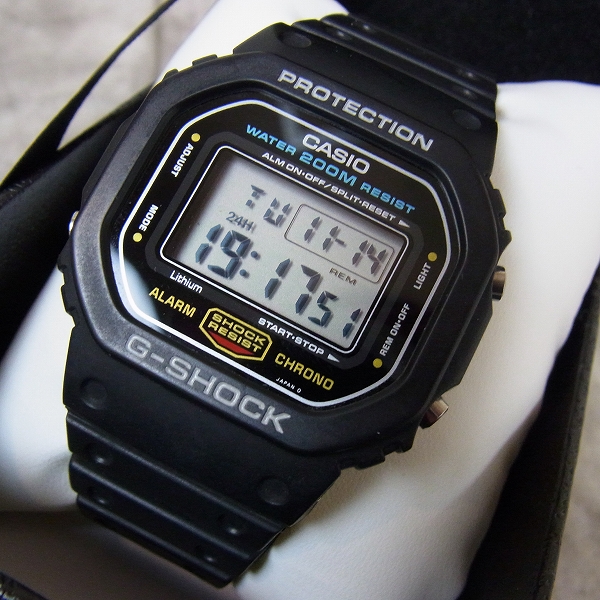 最初期頃 G-SHOCK DW-5600C-1V 200M表記 海外モデル - 時計