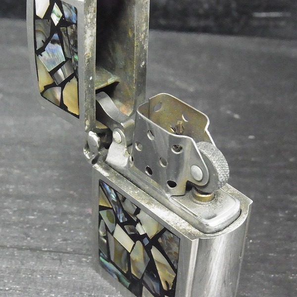 実際に弊社で買取させて頂いた【ギャラ付】STANLEY GUESS ZIPPO ラージ Wサイド マルチシェル/ウッドw/ホワイトハートシェル インレイ スカルヒンジの画像 6枚目