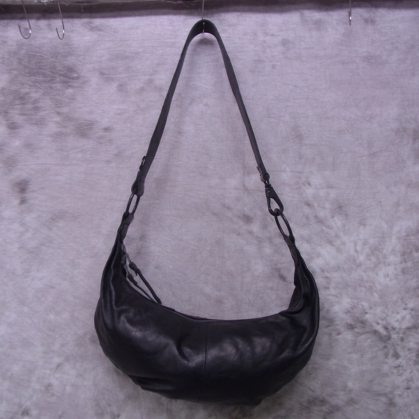 実際に弊社で買取させて頂いたBACKLASH/バックラッシュ レザー 三日月型ショルダーバッグ/バナナバッグ の画像 0枚目