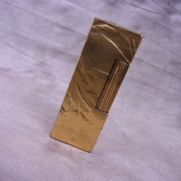 実際に弊社で買取させて頂いたDunhill/ダンヒル ローラー ガスライター ゴールド スイス製