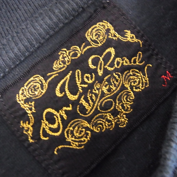 実際に弊社で買取させて頂いたON THE ROAD/ケルト&コブラ Tシャツ 2枚セットの画像 2枚目