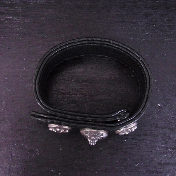 実際に弊社で買取させて頂いたDEAL DESIGN/ディールデザイン 3ドット ブレードリリー パイソンレザー ブレスレットの画像 2枚目