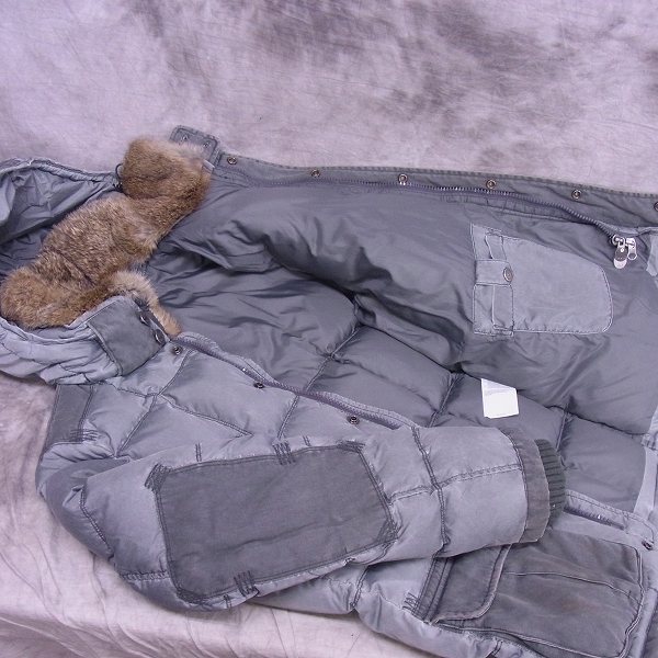 実際に弊社で買取させて頂いたARMANI JEANS/アルマーニジーンズ ファー付 ユーズド加工 ダウンジャケット USA:XXSの画像 2枚目