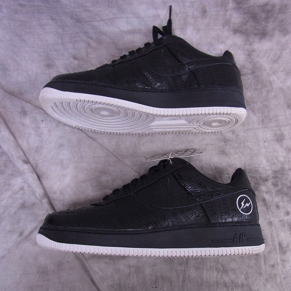 実際に弊社で買取させて頂いた【観賞用】NIKE/ナイキ×藤原ヒロシ Fragment Design HTM AF1 新潟中越地震チャリティ 028/150限定 305895-003 26.5の画像 3枚目