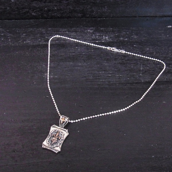 実際に弊社で買取させて頂いた【ギャラ付】Lord Camelot/ロードキャメロット フレア/百合 シールド ネックレス LC-283の画像 5枚目