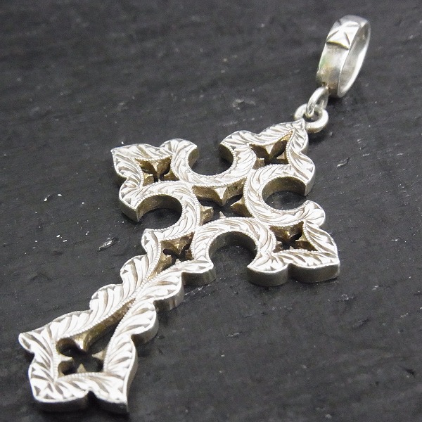 実際に弊社で買取させて頂いたLoree Rodkin/ローリーロドキン ノートルダムクロス ペンダント