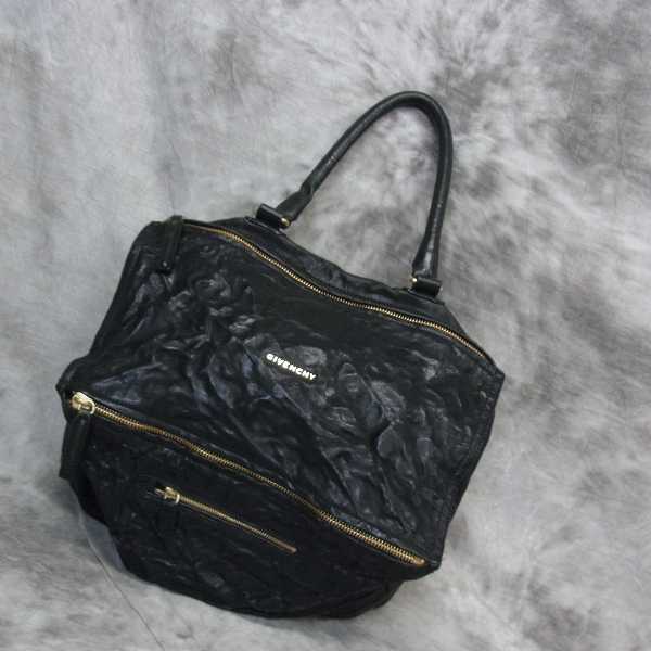 実際に弊社で買取させて頂いたGIVENCHY/ジバンシー PANDORA/パンドラ  シワ加工 ショルダーバッグ 2WAY/ラージ