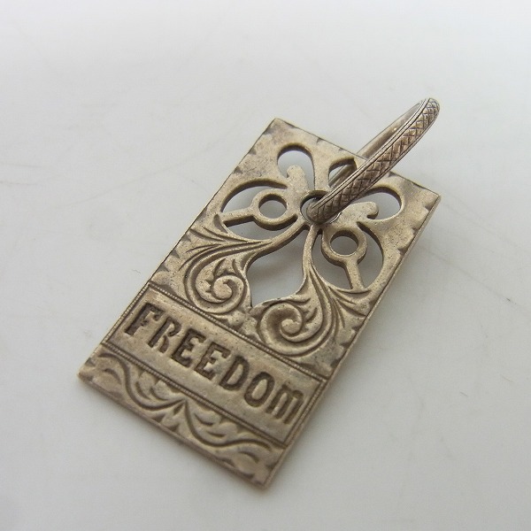 実際に弊社で買取させて頂いたloree rodkin/ローリーロドキン FREEDOM ドッグタグ