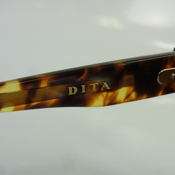 実際に弊社で買取させて頂いた【未使用】DITA/ディータ MAGNIFIQOE サングラス 22015-B-TKT-56の画像 5枚目