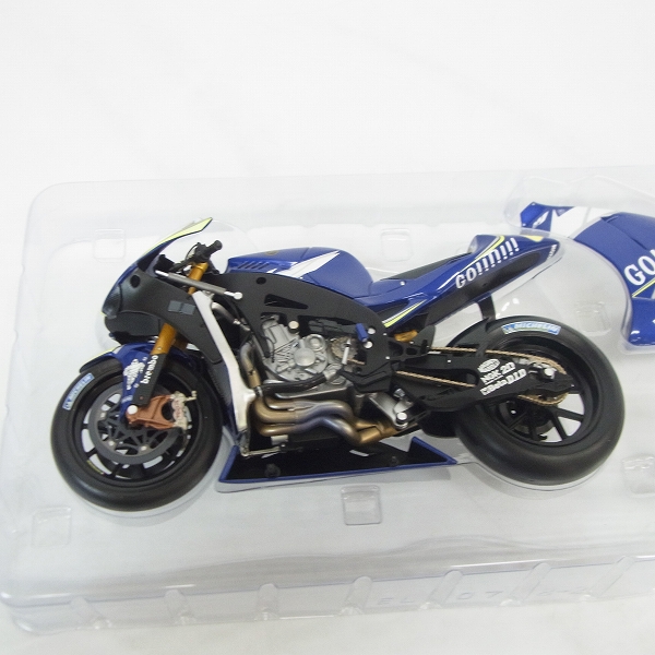 実際に弊社で買取させて頂いたMINICHAMPS/ミニチャンプス ヤマハ 1/12 Yamaha YZR-M1 Valentino Rossi GAULOISES Moto GP2005 の画像 1枚目