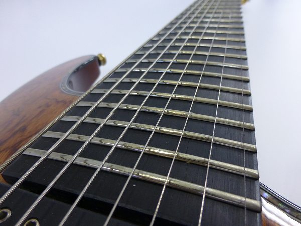 実際に弊社で買取させて頂いた★Ibanez/アイバニーズ  IRON LABEL 8弦 エレキギター SIX28FDBGの画像 3枚目