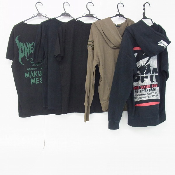 実際に弊社で買取させて頂いたT.M.R/SiM/ONE OK ROCK/MY FIRST STORY ドルマンスリーブパーカー/ジップパーカー/バンドTシャツ 5点セットの画像 1枚目